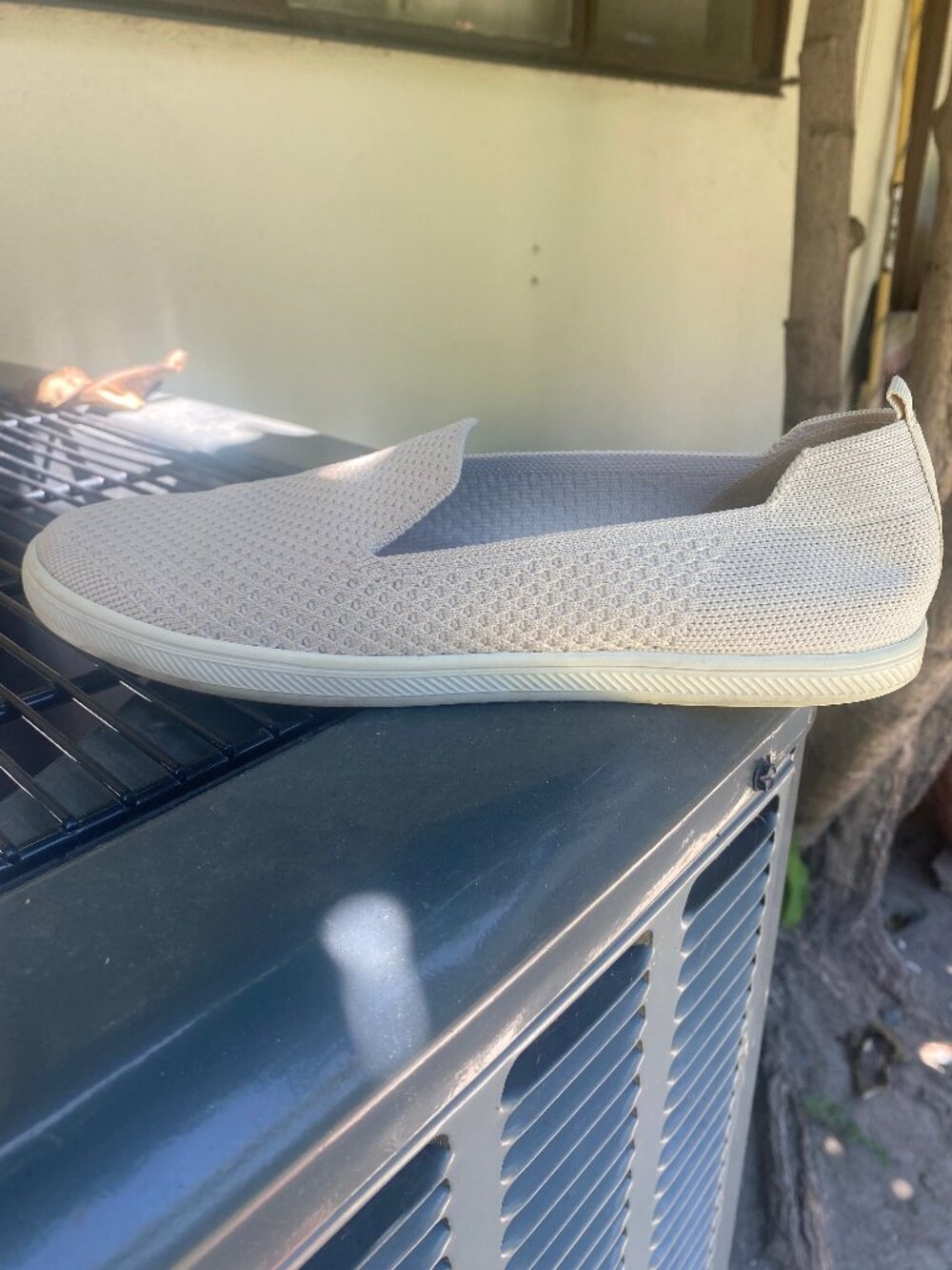Vince Camuto Slip On Beige Sneakers Size 8.5 - Picture 7 of 9